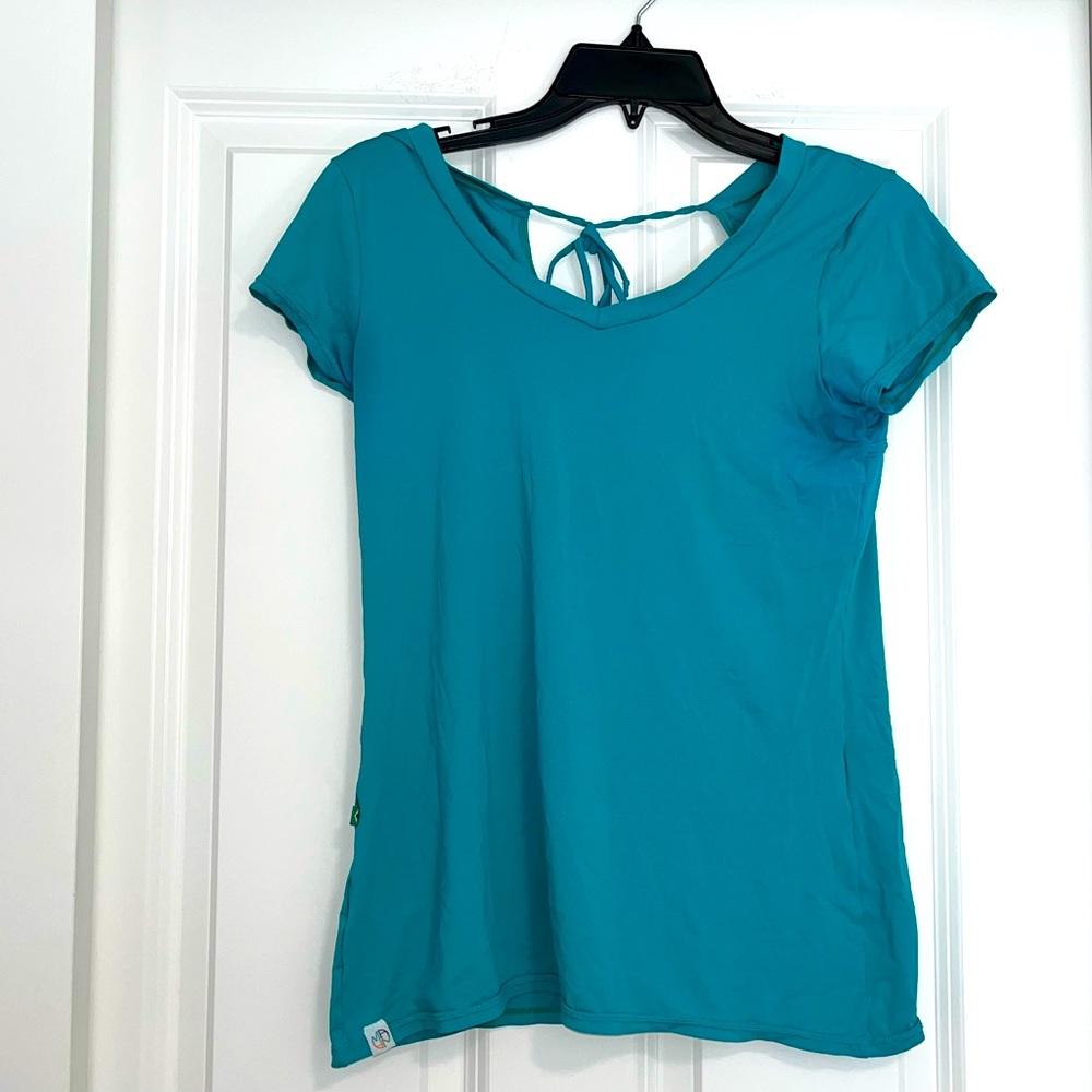 Boutique Mana Athletic Shirt
